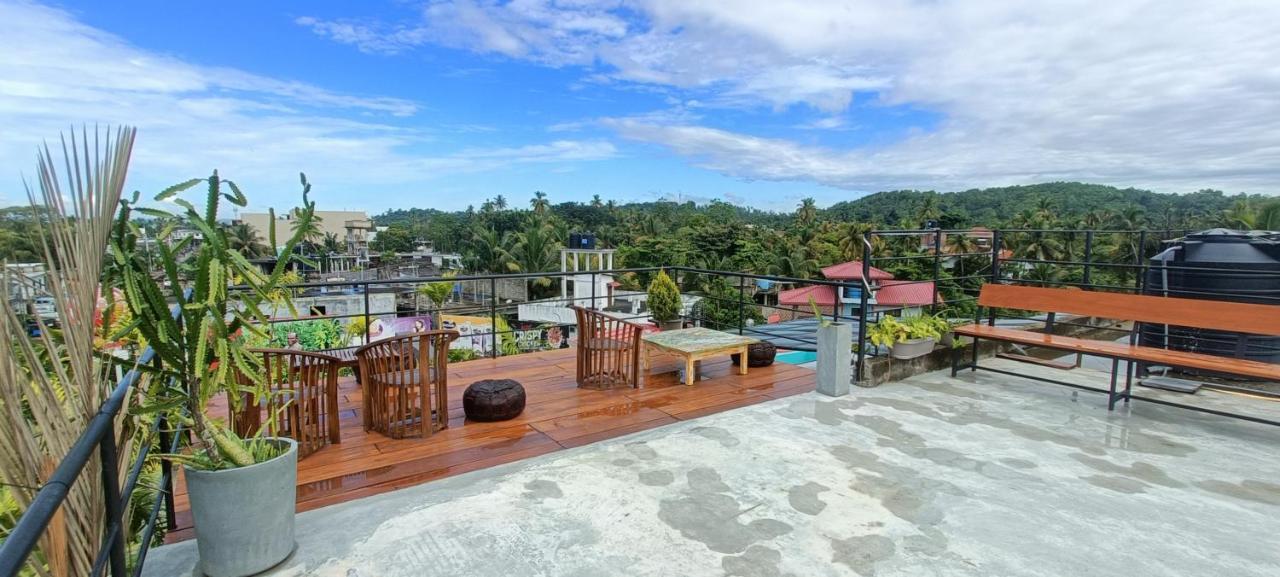 Yasis Surf Lodge Mirissa Exterior photo